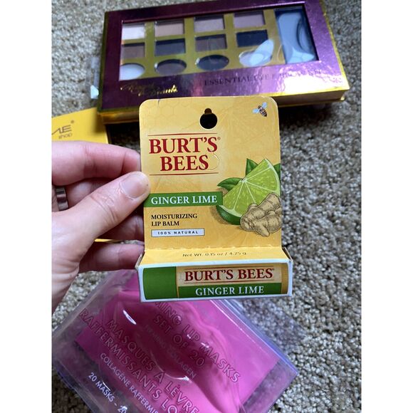 Beauty Bundle NWT LOT of 4! Risque Beauty, The Creme Shop, Burt's Bees, Wewell - Picture 5 of 5